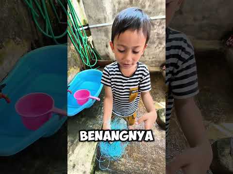 BENANG LAYANGAN DI MANDIIN😱 #shorts