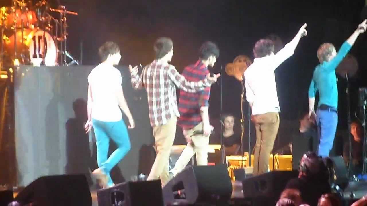 What Makes You Beautiful- One Direction: Chicago 6/2/12