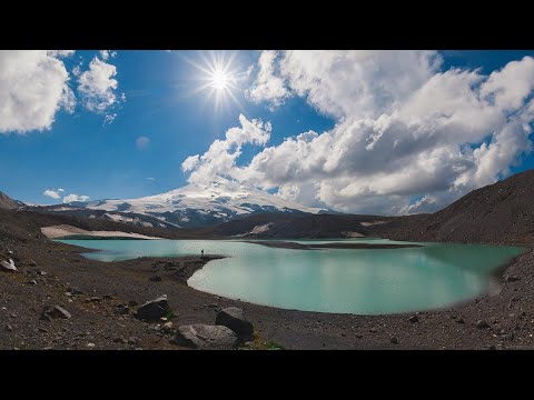 Рекордное погружение дайверами в самое высокогорное озеро России на Эльбрусе