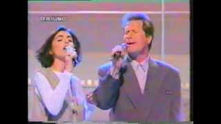 Video voorbeeld van "Giorgia - Domenica - Endless love col padre e rinalduzzi - 1994"