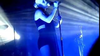 ☛ ☛ Robyn w. Kleerup Live in Gothenburg Oct. 2005 (1 hour)