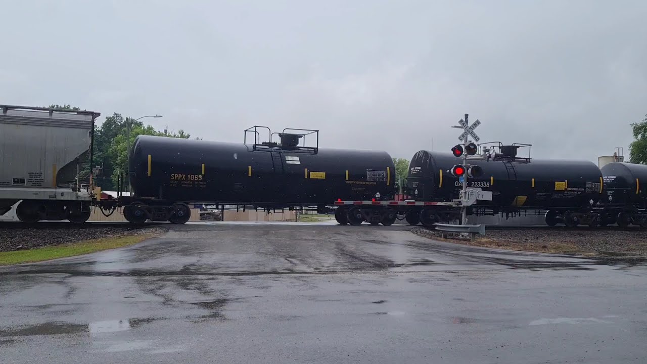 Central Street RR Crossing Buckner, MO. (Great 1st gen K5HL in the rain!)