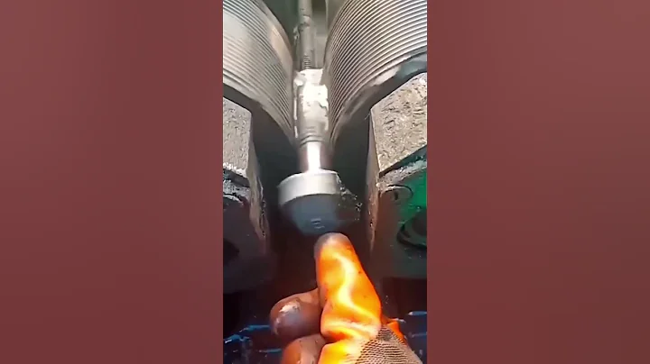 The tapping process of bolts. #craft.4K.