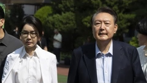 윤석열 전 대통령 박근혜 이명박처럼 수의를 입고 국민들에게 자신의 입장을 당당히 이야기...태극기 들고 버스탔다가 격렬한 싸움이 벌어진 현장....#윤석열