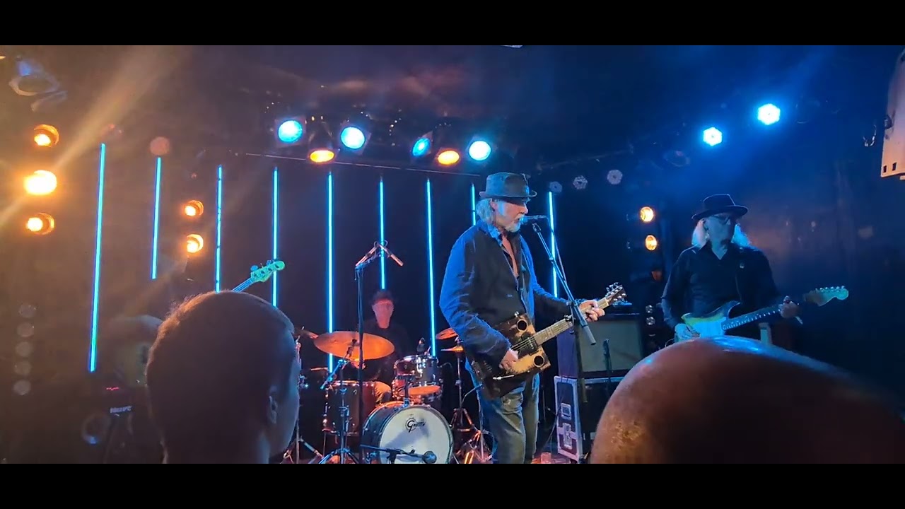 Tuomari Nurmio ja Luupäät - Sniidu Friidu 2025-Kuudes Linja