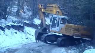 Excavator drifting on ice!!!