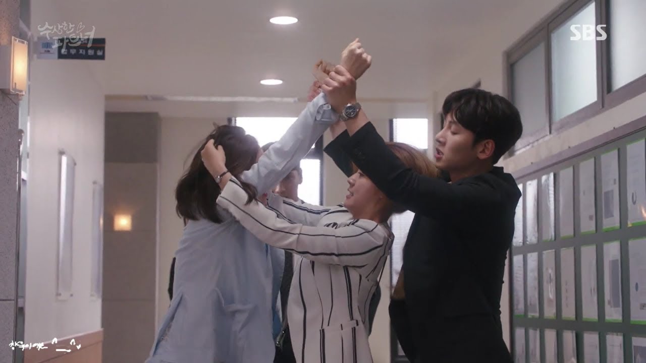 지창욱의 애드리브로 탄생한 장면😎 (수상한 파트너 비하인드 - 김예원의 볼륨을 높여요) :: Suspicious Partner Behind, Ji Chang Wook ad lib