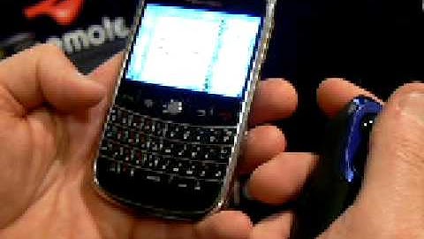 Playing BlackBerry games with the Zeemote JS1 controller