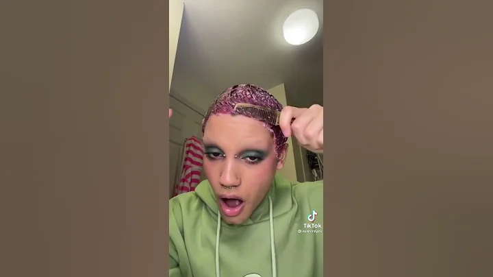 Gorilla glue girl….but yt 😂😂😂#comedy