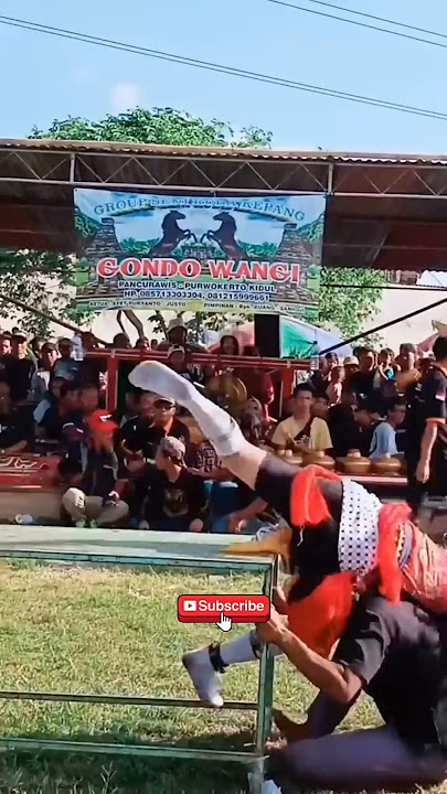 KeJaDiAn LuCu TAK TERDUKA SAAT ATRAKKSI NARI #tariindonesia #budayaindonesia #lucu  #trending