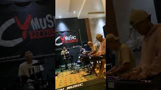 Download Lagu Cek sound MP3 Download Lagu Cek sound MP3