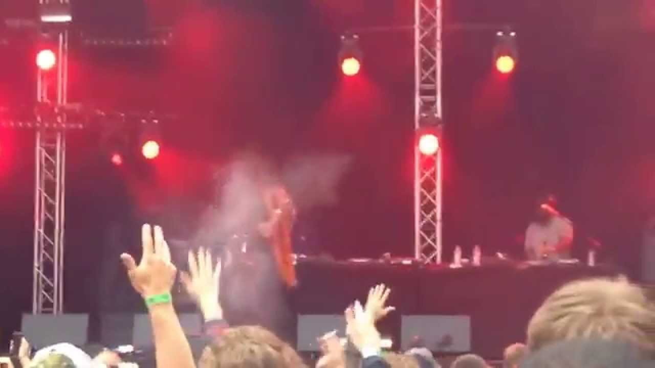 mos-def-auditorium-juicy-live-woo-hah-youtube