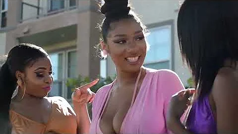 Megan Thee Stallion "Fantasy Pool Party" - DayDayNews