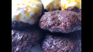 How to Make Smoked Burgers on Louisiana Kamado Grill