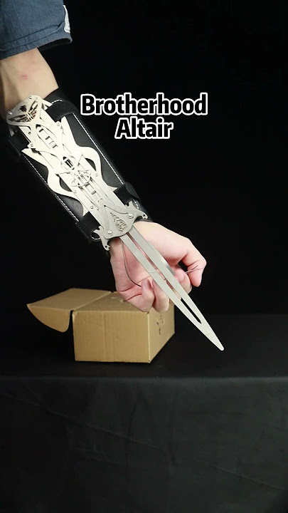 Assassins Creed Brotherhood Altair Hidden Blade Connor Hidden Blade