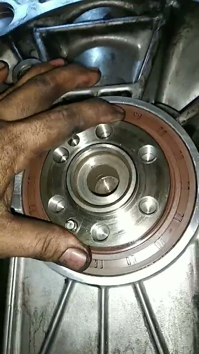 pemasangan seal crankshaft belakang