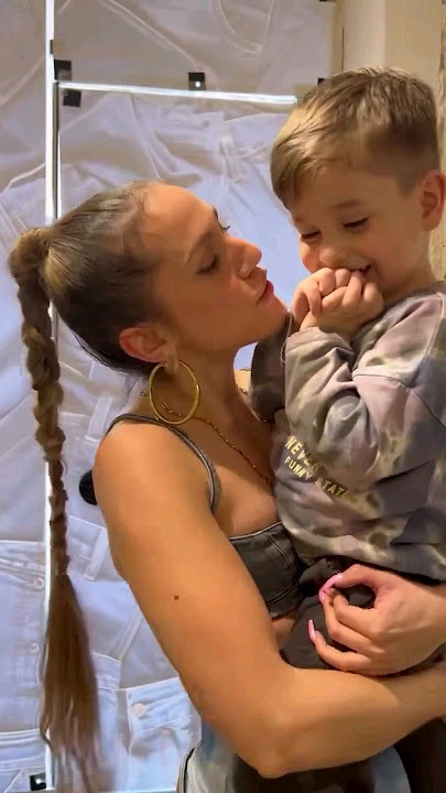 LILA Ανασαίνω και ζαλίζομαι Anasaino kai zalizomai Λίλα τριάντη
