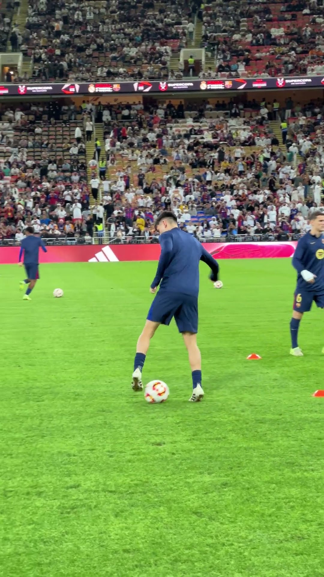 A magician at work. ? #fcbarcelona #football #skills #Pedri #shorts
