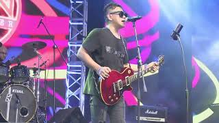 Azlan And The Typewriter - Ku Kehilangan Cinta Tiga Dimensi (Pesta Penang 2023)