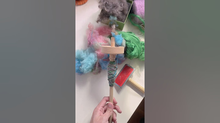 spinning yarn inspired by wicked the musical 🧙🧹💚