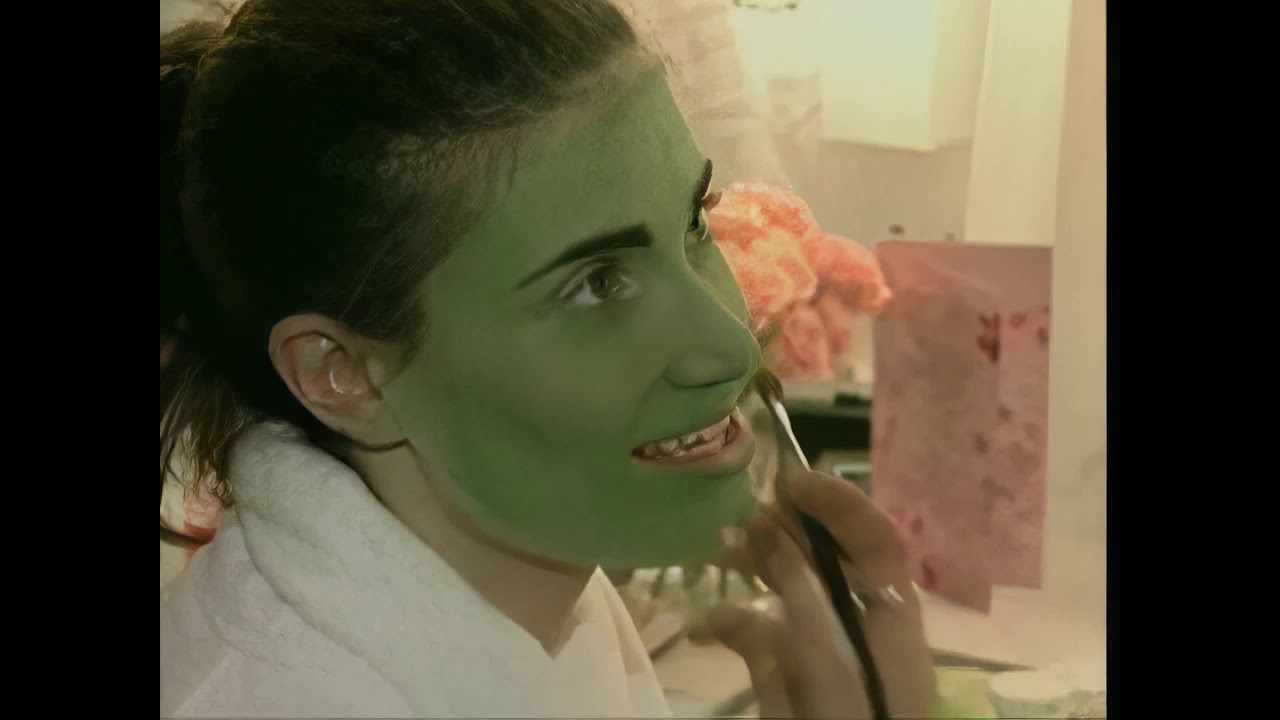 Idina Menzel Elphaba Makeup