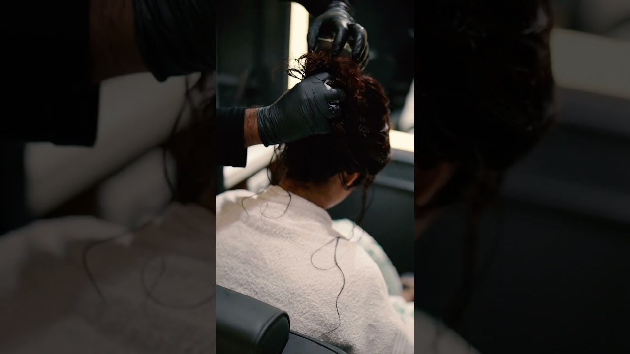 POV: It’s a curly hair affair! Head over to Looks Salon for a Monsoon curly hair colour makeover!