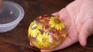 Making Paperweights with Dried Blooms (Fast Version)