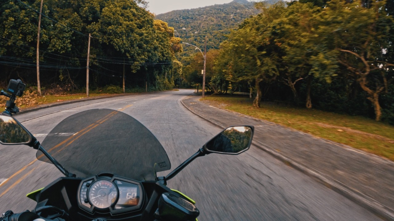 NEBULOSO | Floresta da Tijuca | Kawasaki Ninja 400 | POV Ride (4K)