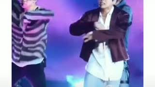 BTS buka baju??