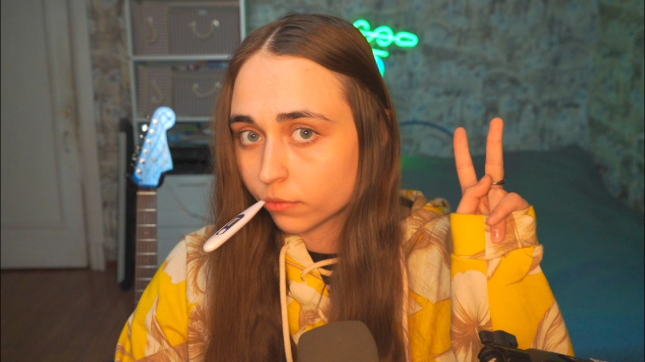 Она что совсем больная? стримлю с температурой