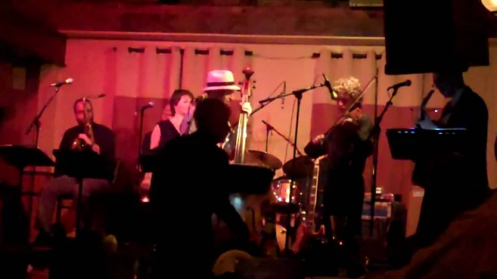 Doc Scanlon's Rhythm Boys play Choo Choo Ch-Boogie