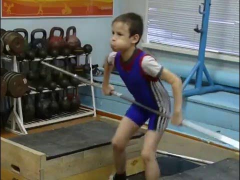 Мальчики тяжелоатлеты