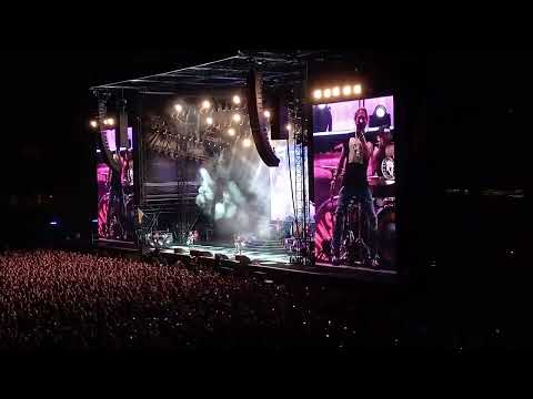 Guns N' Roses - Back In Black - Sevilla 2022 [Part5/24]