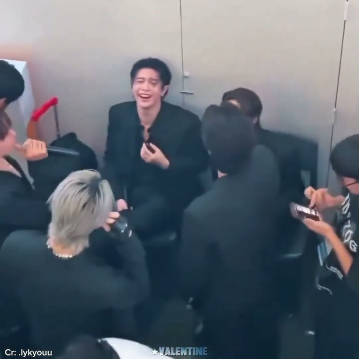 their reactions when the MC's voice cracked. 😂🤌🏻 #Lykn #williamjkp