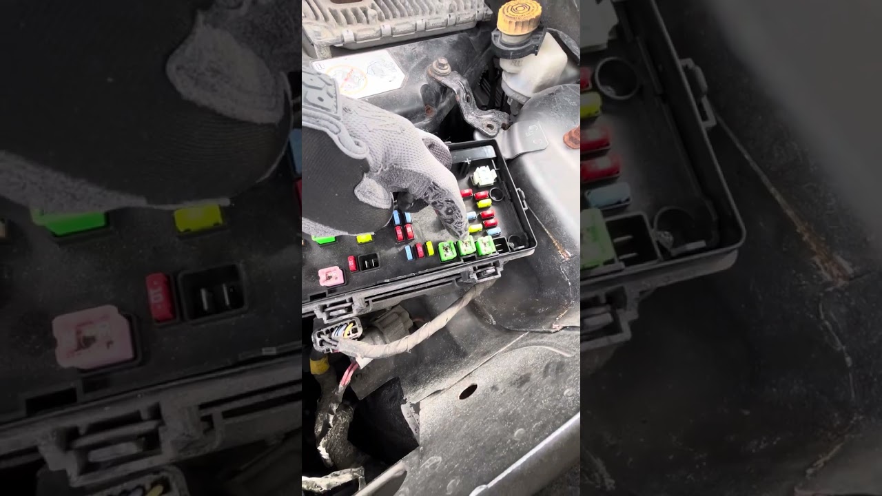 2013 Jeep Compass Overheating - Radiator Fan Not Working - Fix Fuse and Temperature Sensor
