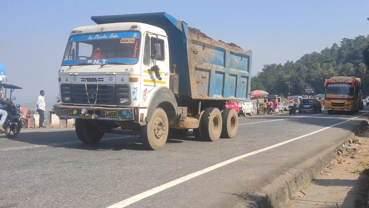 Patratu Ghati mode। Bus, Tata Tipper Running। 