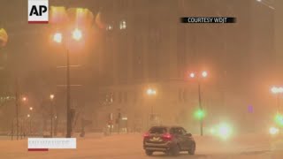 Snow barrels through Midwest