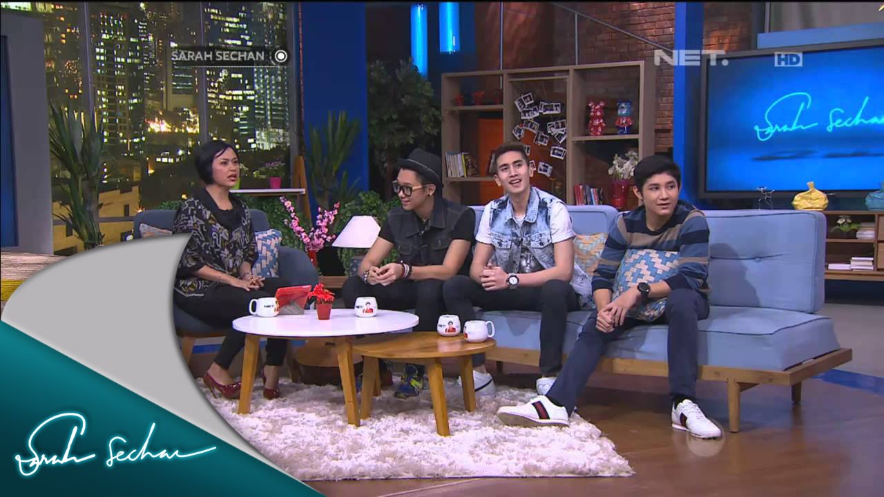 Rasya mendapat kejutan dari Aurel via Phone