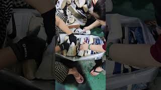 A customer in Africa ordered 8,000 pairs of brand B-grade shoes, and we are rushing to pack them...