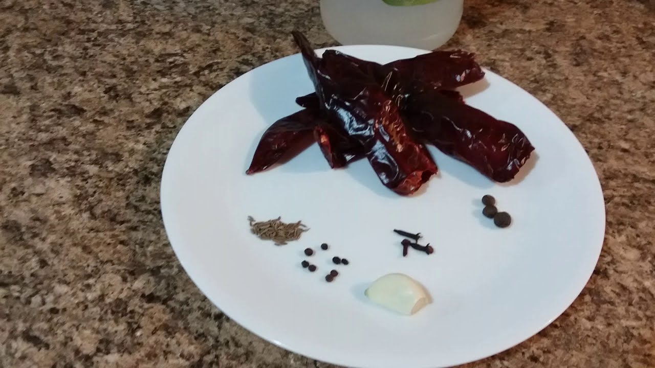 Salsa de Chile guajillo para hacer enchiladas rojas 🍴 //Yuliana En Tu