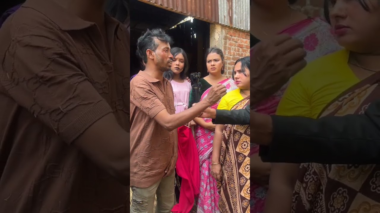 গোয়াল ঘরে অ;সা/মা/জিক কাজ করায় তরুণ তরুণীকে বিয়ে করিয়ে দিচ্ছেন এলাকাবাসী 