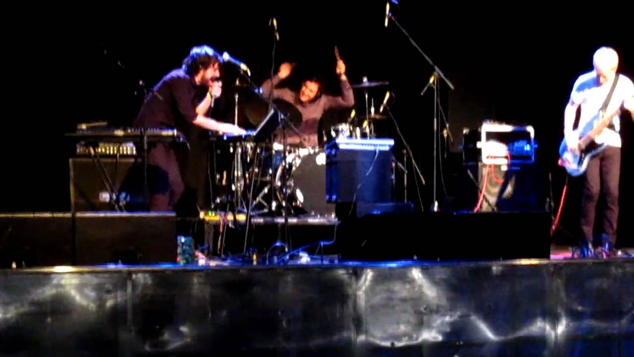 Hunz - Draw The Line (live at The Hi-Fi, Brisbane, August 20 2010)