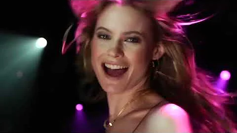 Victoria's Secret Angels Lip Sync 'Shake It Off'