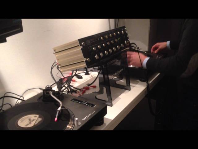 Deeplicious is playing the Urei 1620. What a mixer. - YouTube