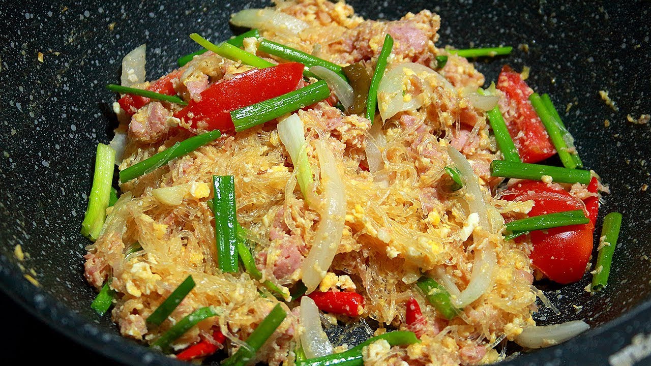 วิธีทำแหนมผัดไข่ใส่วุ้นเส้น เมนูอร่อยง่ายๆไม่จำเจจ้า Glass Noodles With Egg