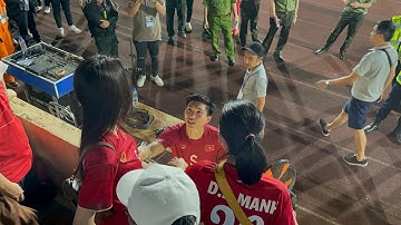 Doãn Hải My thẹn thùng hẹn gặp Văn Hậu sau trận ĐT Việt Nam thắng ĐT Syria tại sân Thiên Trường