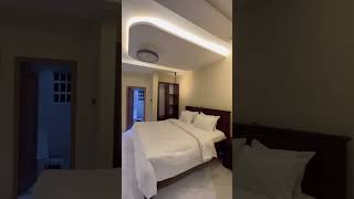 Touring a $100/night Staycation Hotel in Accra, Ghana screenshot 2