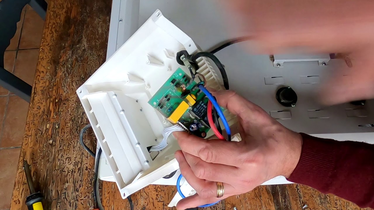 Tuto réparation convecteur électrique Brico Dépot - Castorama 1000W -  YouTube