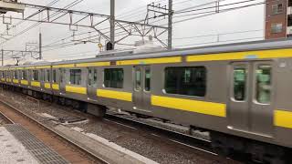 JR東日本総武緩行線231-500番台A520編成と231-0番台B10編成。