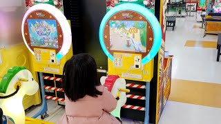 【Go Go PONY】子供の夢が広がる！ゲームセンターでGo Go PONYをプレイ！笑顔溢れる乗馬レースゲーム体験!! screenshot 2
